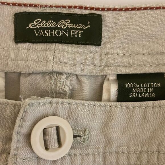 Eddie Bauer - Vashon Fit Hiking Capri Bermudas Floral Embroidery - size 6 - Picture 3 of 6